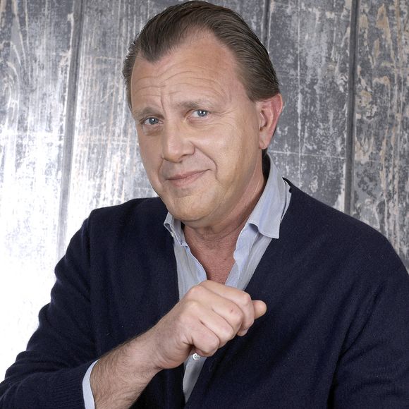 Claude François Junior à Paris lors de l'enregistrement de l'émission "Chez Jordan de Luxe" à Paris le 6 mars 2024.