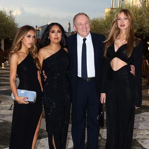 Venise, Italie : Dîner de gala à la Fondation Giorgio Cini de la famille Pinault. Sur la photo : Salma Hayek, François-Henri Pinault, Mathilde Pinault (à droite) et Valentina Paloma Pinault (à gauche) (Crédit photo : © Matteo Chinellato/IPA via ZUMA Press)