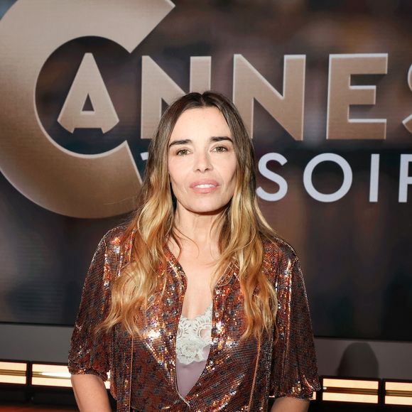 "Le corps est un instrument de travail, je danse comme on fait ses gammes", a-t-elle expliqué dans Gala.

Elodie Bouchez en backstage de l'émission "Cannes ce soir" lors du 79ème Festival International du Film de Cannes le 21 mai 2026. 

© Jack Tribeca / Bestimage