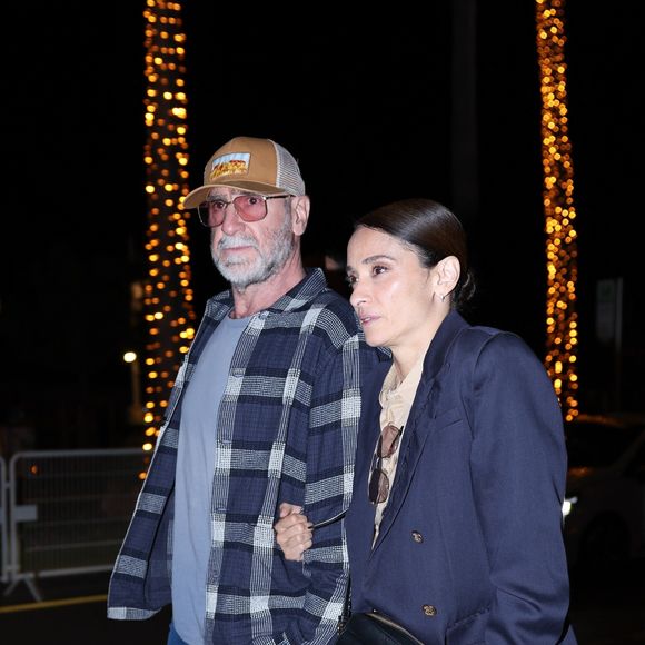 Eric Cantona et Rachida Brakni à Cannes en 2026.
Crédit : Backgrid UK/ Bestimage