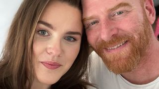 Lucile (L'amour est dans le pré) : A 8 mois de grossesse, la femme de Jérôme prend une décision mûrement réfléchie, "les enfants ont besoin de moi"