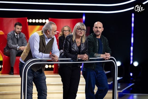 Exclusif - Antoine Duléry, Christine Bravo, et Cartman lors de l'enregistrement de l'émission "Qui Ment?" présentée par B.Guillon et diffusée le 20 août 2026 sur France 2, à Saint-Denis, Seine Daint-Denis, France, le 24 novembre 2025. © Jeremy Melloul/Bestimage