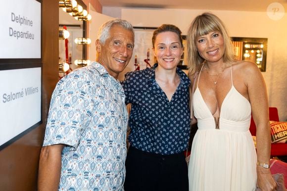 Nagui và Mélanie Page đều rám nắng: cặp đôi ra Ramatuelle để chiêm ngưỡng Delphine Depardieu trên sân khấu - Purepeople