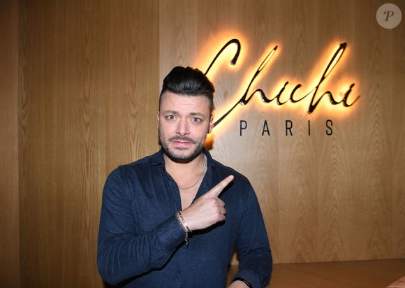 Exclusif - Kev Adams - Soirée d'inauguration du bar restaurant "Chichi Paris" au 8 rue de Berry à Paris le 13 novembre 2024.  Lorsque Paris s'éveille à la fête, cette demeure festive designée par l'agence MVP vous invite à découvrir un univers où l'art de recevoir à la française et la culture nippone se marient en harmonie. Chaque cocktail, élaboré avec soin, invitant à la découverte, tandis que des plats délicats à partager émerveillent les sens, pour un élan convivial et festif.
Chichi Paris conjugue élégance et modernité, pour faire de chaque soirée une véritable parenthèse envoûtante. Ici, la fête est un art délicat, qui ne se révèle qu’à ceux qui savent l’apprécier. © Rachid Bellak/Bestimage