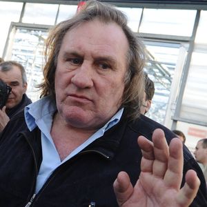 Gerard Depardieu rencontre les commercants de son quartier a Saransk lors d'une visite d'un complexe agricole le 24 fevrier 2013.
ITAR TASS / BESTIMAGE