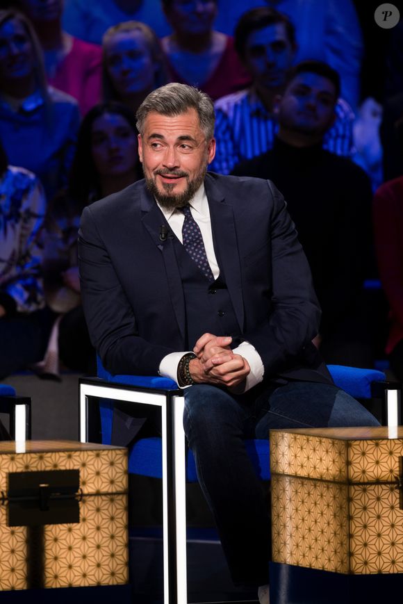 Invité de l’émission "On refait la télé" le samedi 30 août 2025, Olivier Minne n’a pas caché sa peine face à cette éviction...

Exclusif - Olivier Minne - Enregistrement de l'émission "La Boîte à secrets 4" à Paris, présentée par F.Bollaert, et diffusée le 10 avril sur France 3. Le 23 janvier 2020
© Tiziano Da Silva / Bestimage