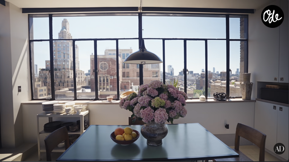 Julianne Moore a ouvert les portes de son appartement à New-York. Capture d'écran Youtube