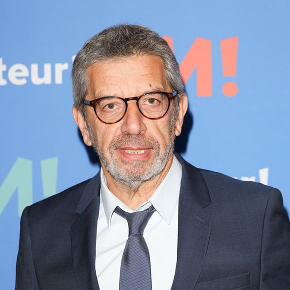 Et cela peut surprendre... "Mon conseil pour le repas du jour de l'an et de Noël c'est éclatez-vous, laissez tomber la diététique, laissez tomber les privations, éclatez-vous comme vous voulez, répond le médecin désormais retraité. Faites vous plaisir, surtout. Le reste on s'en fout." 


Michel Cymes - Dîner de Gala Moteur! à la Bibliothèque Nationale de France (BNF) à Paris le 25 mars 2024 © Guirec Coadic / Bestimage