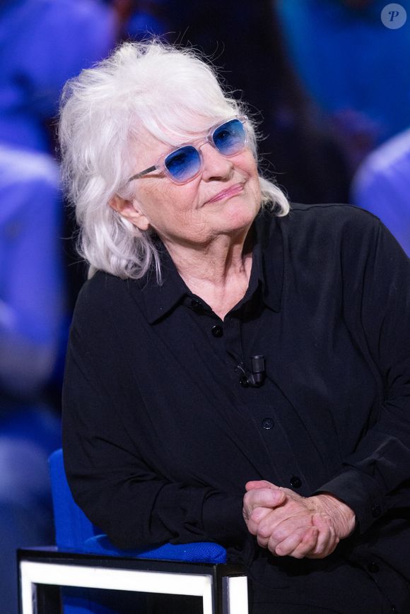 Exclusif - Catherine Lara lors de l'enregistrement de l'émission "La Boîte à secrets", présentée par F.Bollaert et diffusée le 9 janvier 2026 sur France 3, dans les studios du Lendit à Saint-Denis, France, le 2 décembre 2025. © Cyril Moreau/Bestimage