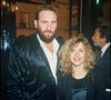 Julie Depardieu s’est ainsi confiée sur le manque de confiance qui l’habitait plus jeune face à son père Gérard Depardieu et à sa mère Élisabeth Guignot.

Archives : Gérard Depardieu et Elisabeth Guignots à la générale de la pièce Excès Contraites en 1987 BERTRAND RINDOFF PETROFF / BESTIMAGE