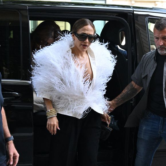 Jennifer Lopez à Paris en marge de la fashion week Haute Couture Automne/Hiver 2026-2027 le 6 juillet 2026.

© Pierre Perusseau / Bestimage