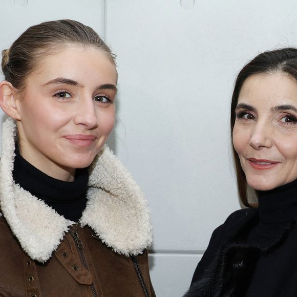 Exclusif - La princesse Clotilde Courau de Savoie et sa fille Vittoria de Savoie - Vernissage de l'exposition "Liaisons dangereuses & Métamorphoses" du créateur Elie Top à l'occasion de ses 10 ans de création chez Christie's à Paris le 27 janvier 2025. © Denis Guignebourg/BestImage