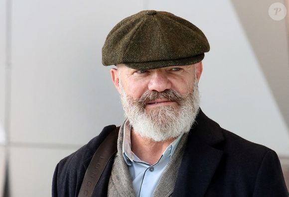 Exclusif - Le chef Philippe Etchebest se rend au salon professionnel des métiers de la bouche "Exphotel" à Bordeaux, France, le 21 novembre 2023, afin de rencontrer et se s'entretenir avec de jeunes chefs et talents des métiers de cuisine. Philippe Etchebest a abandonné son célèbre 4X4 Land Rover trop souvent bloqué dans les embouteillages de Bordeaux en échange d'une moto allemande, pour ses trajets entre ses rendez-vous et ses trois restaurants Bordelais. © Patrick Bernard/Bestimage