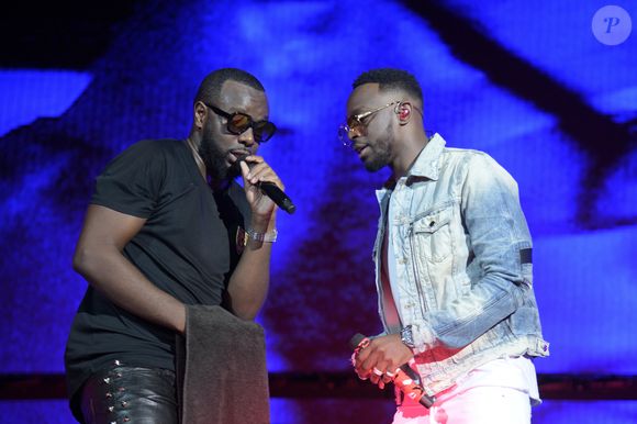 Dadju et son frère Maitre Gims en concert au Stade de France à Saint-Denis le 28 septembre 2019. © Giancarlo Gorassini / Bestimage