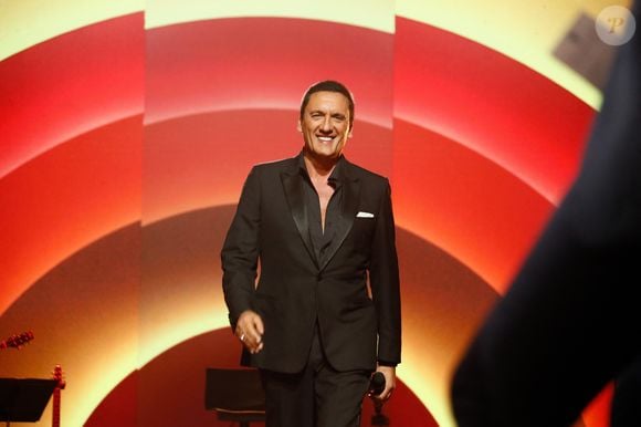 Exclusif - Dany Brillant lors de l'enregistrement de l'émission "Laurrent Gerra, l'anniversaire événement" présentée par S.Bern et qui sera diffusée le 7 juin 2025 sur France 2, au théâtre Marigny, à Paris, France, le 28 avril 2025. © Clovis-Moreau/Bestimage