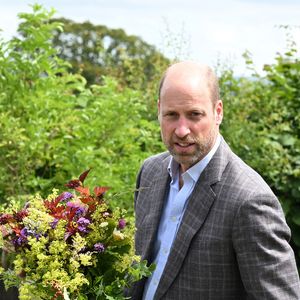 En effet, le célèbre héritier a posé ses bagages depuis la fin de l'année 2025 à Forest Lodge, au cœur du parc de Windsor, dans un manoir rénové du 18ème siècle...

Le prince de Galles, lors d’une visite à l’Apricot Centre de Dartington, près de Totnes, afin de constater comment cet établissement s’est transformé en une entreprise financièrement viable et pionnière sur le plan environnemental. Date de la photo : jeudi 18 juin 2026. Crédit photo : Hugh Hastings/PA Wire