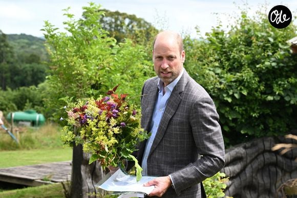 En effet, le célèbre héritier a posé ses bagages depuis la fin de l'année 2025 à Forest Lodge, au cœur du parc de Windsor, dans un manoir rénové du 18ème siècle...

Le prince de Galles, lors d’une visite à l’Apricot Centre de Dartington, près de Totnes, afin de constater comment cet établissement s’est transformé en une entreprise financièrement viable et pionnière sur le plan environnemental. Date de la photo : jeudi 18 juin 2026. Crédit photo : Hugh Hastings/PA Wire