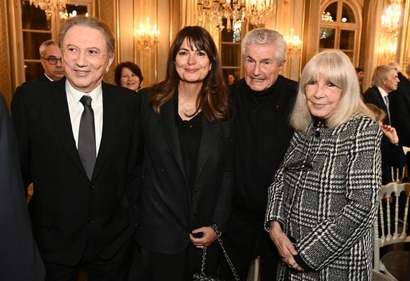Exclusif - Michel Drucker, Valérie Perrin, Claude Lelouch et Dany Saval . M.Drucker reçoit la médaille de Commandeur de la Légion d’honneur par le président de la République Française Emmanuel Macron au palais de l'Elysée à Paris, le 13 février 2025.
© Guillaume Gaffiot / Bestimage