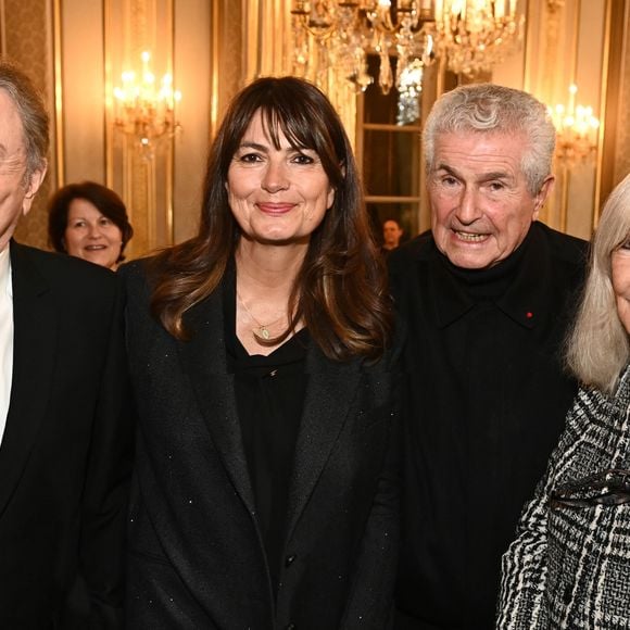 Exclusif - Michel Drucker, Valérie Perrin, Claude Lelouch et Dany Saval . M.Drucker reçoit la médaille de Commandeur de la Légion d’honneur par le président de la République Française Emmanuel Macron au palais de l'Elysée à Paris, le 13 février 2025.
© Guillaume Gaffiot / Bestimage
