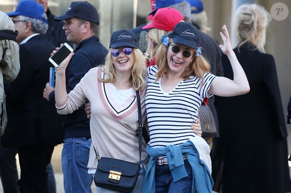 Ludivine Sagnier, Julie Depardieu - Traditionnel remake du célèbre film de Louis Lumière de 1895 "La Sortie de l'usine Lumière à Lyon" à l'occasion du 8ème Festival Lumière à Lyon. Le 15 octobre 2016. © Dominique Jacovides / Bestimage