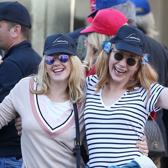 Ludivine Sagnier, Julie Depardieu - Traditionnel remake du célèbre film de Louis Lumière de 1895 "La Sortie de l'usine Lumière à Lyon" à l'occasion du 8ème Festival Lumière à Lyon. Le 15 octobre 2016. © Dominique Jacovides / Bestimage