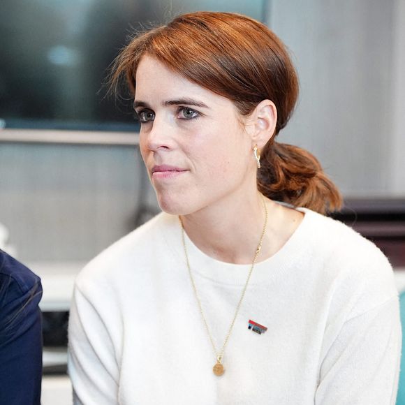 La princesse Eugenie s'adresse à de jeunes patients atteints de cancer lors d'une visite à l'unité Teenage Cancer Trust à l'University College Hospital, à Londres, au Royaume-Uni, le mercredi 23 avril 2025. © Aaron Chown/PA Wire/ABACAPRESS.COM