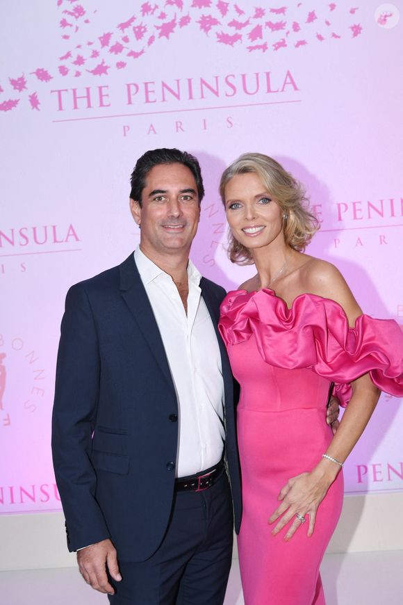 Sylvie Tellier et son mari Laurent Schenten - Photocall du 5ème gala de charité de l'association "Les Bonnes Fées" à l'occasion de la campagne mondiale "Octobre Rose" à l'hôtel Peninsula, Paris le 3 octobre 2024. © Rachid Bellak/Bestimage