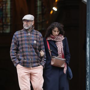 La mère d'Émir est la comédienne Rachida Brakni.

Eric Cantona et Rachida Brakni à la fin de la cérémonie funéraire de l'acteur franco-danois Niels Arestrup devant l'église Saint-Roch à Paris, le 10 décembre 2024. Niels Arestrup, décédé le 1er décembre 2024 à l'âge de 75 ans, était un pilier du théâtre et du cinéma français depuis les années 1970, mais son profil a été rehaussé au niveau international au cours de la première décennie de ce siècle par deux films réalisés par Jacques Audiard. Photo par Nasser Berzane/ABACAPRESS.COM