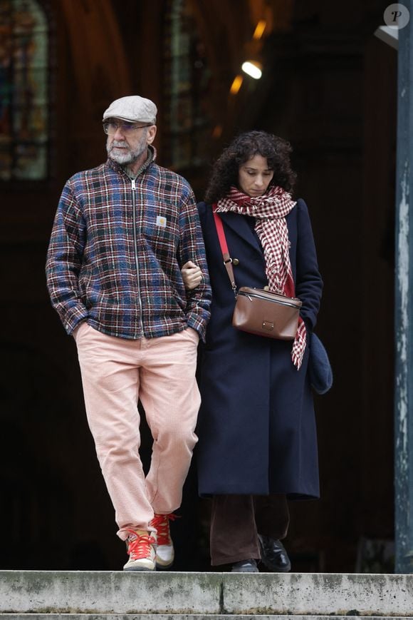 La mère d'Émir est la comédienne Rachida Brakni.

Eric Cantona et Rachida Brakni à la fin de la cérémonie funéraire de l'acteur franco-danois Niels Arestrup devant l'église Saint-Roch à Paris, le 10 décembre 2024. Niels Arestrup, décédé le 1er décembre 2024 à l'âge de 75 ans, était un pilier du théâtre et du cinéma français depuis les années 1970, mais son profil a été rehaussé au niveau international au cours de la première décennie de ce siècle par deux films réalisés par Jacques Audiard. Photo par Nasser Berzane/ABACAPRESS.COM