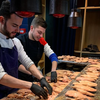 "Je me voyais mal élever ma fille ici" : Après 12 ans à Paris, ce Top Chef quitte la capitale et s'explique