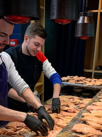 "Je me voyais mal élever ma fille ici" : Après 12 ans à Paris, ce Top Chef quitte la capitale et s'explique