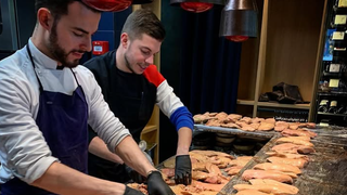 "Je me voyais mal élever ma fille ici" : Après 12 ans à Paris, ce Top Chef quitte la capitale et s'explique
