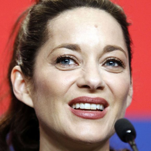 Une bonne nouvelle à l’horizon pour Marion Cotillard !

Marion Cotillard à la conférence de presse du film "The Ice Tower" lors du Festival international du film de Berlin.

Photo : Action Press / Bestimage