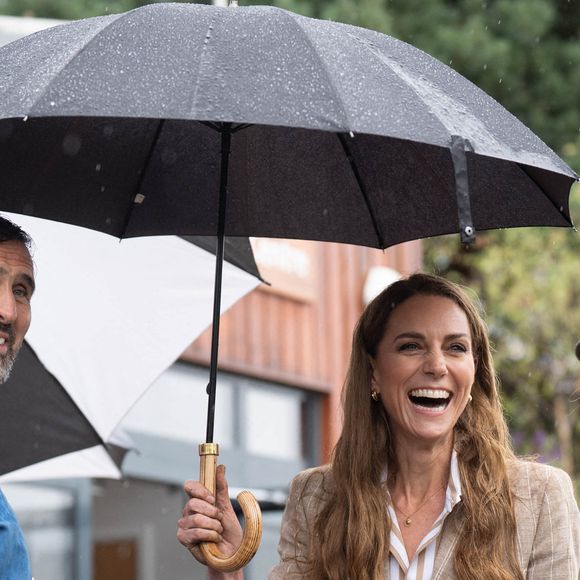 La princesse de Galles lors d'une visite du jardin de bien-être de la RHS à l'hôpital de Colchester dans l'Essex. Cette visite coïncide avec la donation de 50 plants de Catherine's Rose, nommés en l'honneur de la princesse par la RHS, dont les fonds provenant des ventes seront reversés à la Royal Marsden Cancer Charity. 2 juillet 2025. Photo par Stefan Rousseau/PA Wire/ABACAPRESS.COM