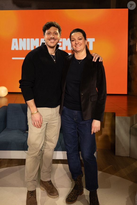 Exclusif - Bernard Montiel, Raphaël Mezrah, Oli. avec Charles Berling et Charles Edouard Fusari invités, Olivia Juriste et Sylvain Vétérinaire sur plateau de l'émission "Animalement Vôtre" présentée par Bernard Montiel et diffusée le XXX sur France 3, à Paris, France, le 12 janvier 2026. © Julien Sarkissian/Bestimage
