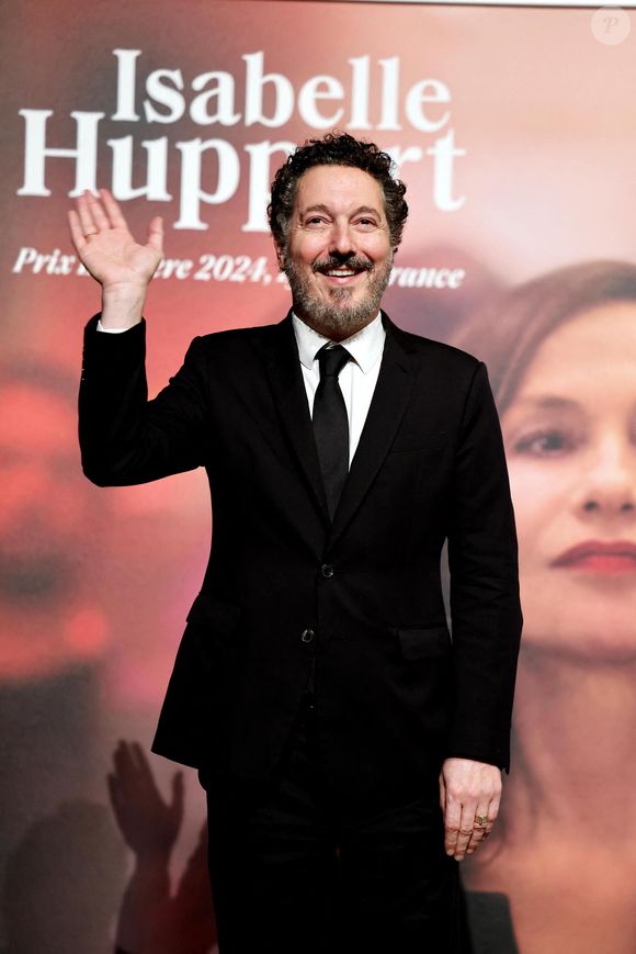 Guillaume Gallienne au photocall de la cérémonie de remise du prix lumière de la 16ème édition du Festival Lumière à l'Amphithéâtre - Centre de Congrès à Lyon, France, le 18 octobre 2024. © Dominique Jacovides/Bestimage