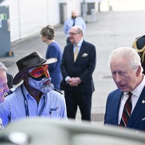 Le Roi Charles III d'Angleterre célèbre le 80ème anniversaire de Mission Aviation Fellowship (MAF), l'opérateur aérien humanitaire à Ruislip, près de Londres le 3 avril 2025. © Eddie Mulholland/WPA-Pool / Julien Burton via Bestimage