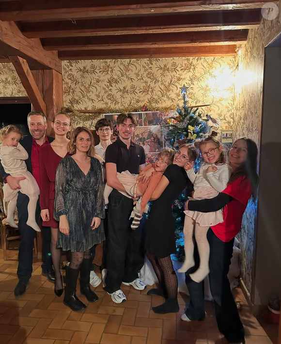 L'un des clans de "Familles nombreuses" change tout (ou presque) à la maison !

Céline et Clément Baudrand (Familles nombreuses) à la tête d'une tribu recomposée de huit enfants.