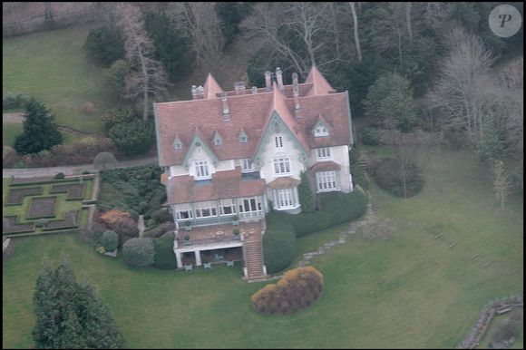 Exclusif - La nouvelle maison de Brad Pitt et Angelina Jolie, le château Gabriel à Berneville près de Deauville, appartenait avant à Yves Saint Laurent et Pierre Bergé. © AGENCE / BESTIMAGE