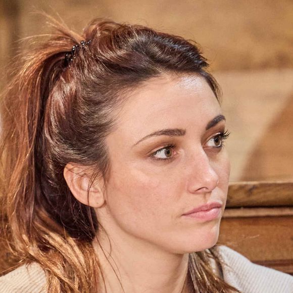 Il y a quelques semaines, Delphine Wespiser a confié avoir vécu deux dernières années compliquées, la faute à un homme dont elle est tombée amoureuse et qui s'est révélé être un pervers narcissique.

Exclusif - Delphine Wespiser - Les candidats de l'émission "Bienvenue au monastère", présentée par A.Martines sur C8, lors de la dépose des téléphones portables au couvent Saint Dominique des Frères de Saint-Jean à Corbara, en Corse
© Cyril Moreau / Bestimage