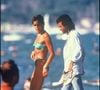 Car oui, avant d'entonner Comme un ouragan, la soeur du prince Albert de Monaco a créé la marque Pool Position.
La princesse Stéphanie de Monaco et Felix Gray, à Saint-Tropez en 1986 DANIEL ANGELI / BESTIMAGE