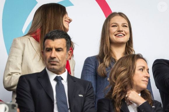 La princesse Leonor et l'infante Sofia d'Espagne dans les tribunes de la finale de l'UEFA Women's Euro 2025 "Angleterre - Espagne (1-1, 3-1 tab)" à Bâle. Phto par Elyxandro Cegarra / PsnewZ / Bestimage