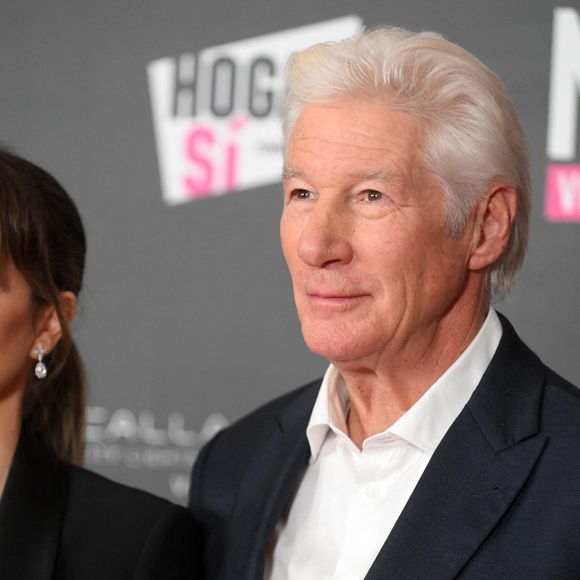 Richard Gere et Alejandra Silva lors de la présentation du documentaire "Lo que nadie quiere ver" au Callao Cinemas, le 24 novembre 2025, à Madrid (Espagne). 

José Oliva / Europa Press