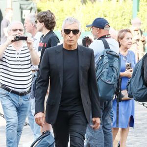 Nagui - Arrivées aux obsèques de Philippe Labro en l'église de Saint-Germain-des-Prés à Paris le 13 juin 2025. © Dominique Jacovides - Christophe Clovis / Bestimage
