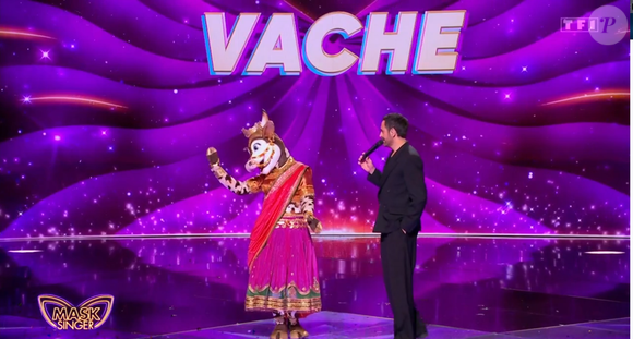 Qui se cache sous ce costume ?

La Vache, Deuxième prime de Mask Singer, capture d'écran TF1