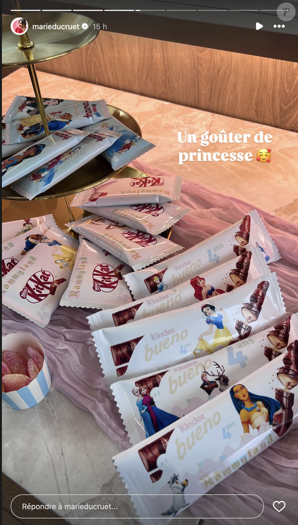 Même pour les gourmandises, les jolis visages des princesses apparaissent. Une fête que tous les enfants voudraient avoir pour leur anniversaire.