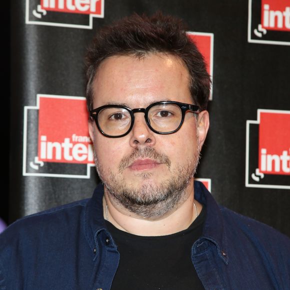 "Nicolas va mieux mais il a encore besoin de repos", apprend-t-on.

Nicolas Demorand - Conférence de presse de rentrée de Radio France à la Maison de la radio à Paris le 30 Aout 2017. © Denis Guignebourg/Bestimage