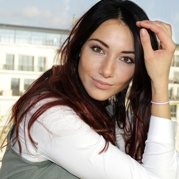 Delphine Wespiser propose sur airbnb un appartement prénommé "Le Bohème", un lieu qu'elle définit comme "reposant & cosy" situé à Wahlbach en Alsace, 

Delphine Wespiser lors de la conférence de presse de la fondation AGES pour le lancement de « tendresbavardages.tv », animée par Delphine Wespiser à la Maison d'Alsace à Paris.
© Cédric Perrin / Bestimage