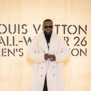 Maître Gims assiste au défilé Louis Vuitton Homme Automne-Hiver 2026-2027 dans le cadre de la Fashion Week de Paris, le 20 janvier 2026 à Paris, en France. Photo : Eliot Blondet/ABACAPRESS.COM