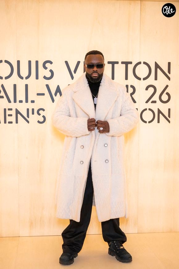 Maître Gims assiste au défilé Louis Vuitton Homme Automne-Hiver 2026-2027 dans le cadre de la Fashion Week de Paris, le 20 janvier 2026 à Paris, en France. Photo : Eliot Blondet/ABACAPRESS.COM